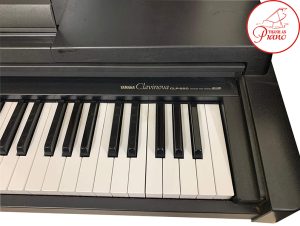 1610022938 yamaha clp550. 1